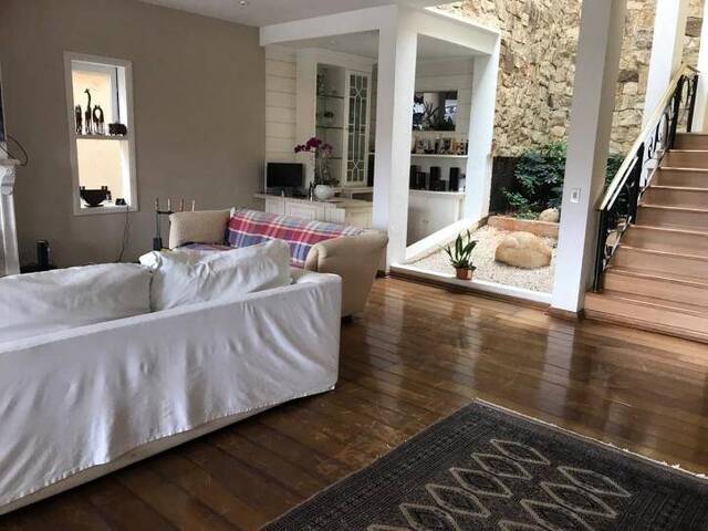 Casa para Venda em Santana de Parnaíba - 2