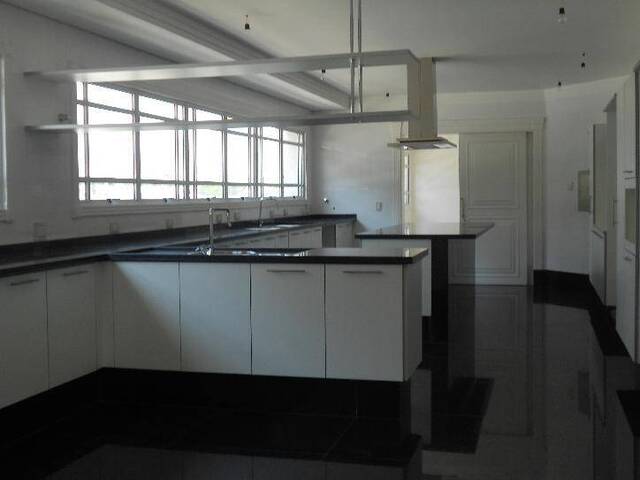 Casa para Venda em Santana de Parnaíba - 4