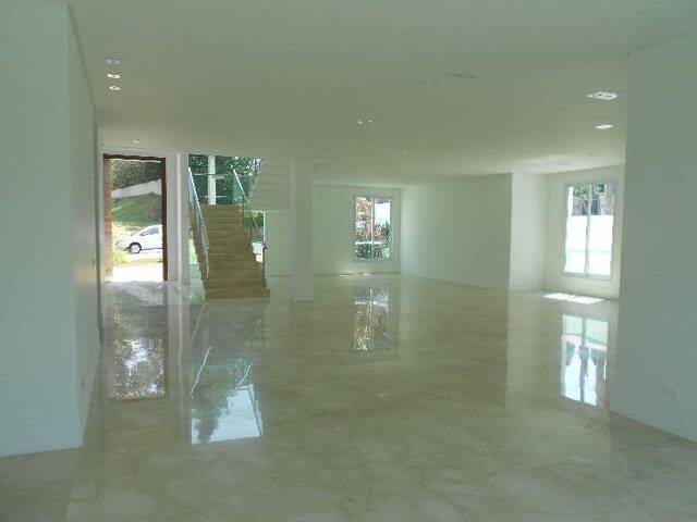 Casa para Venda em Santana de Parnaíba - 4