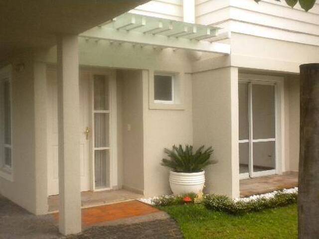 #SO0002 - Sobrado para Locação em Santana de Parnaíba - SP