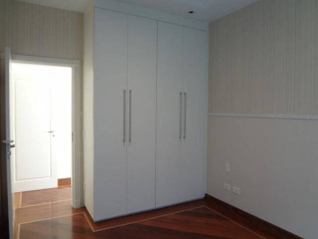 Casa para Venda em Santana de Parnaíba - 5