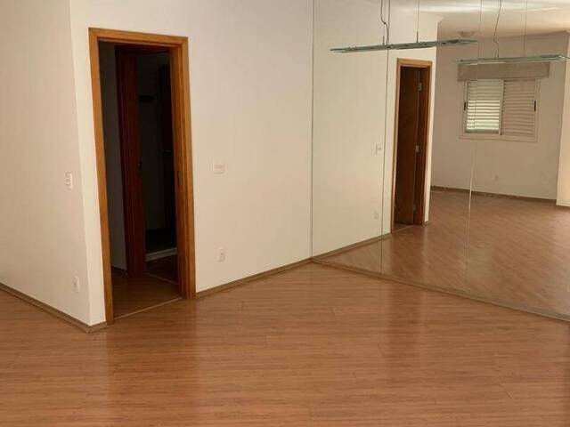 Apartamento para Venda em Santana de Parnaíba - 5