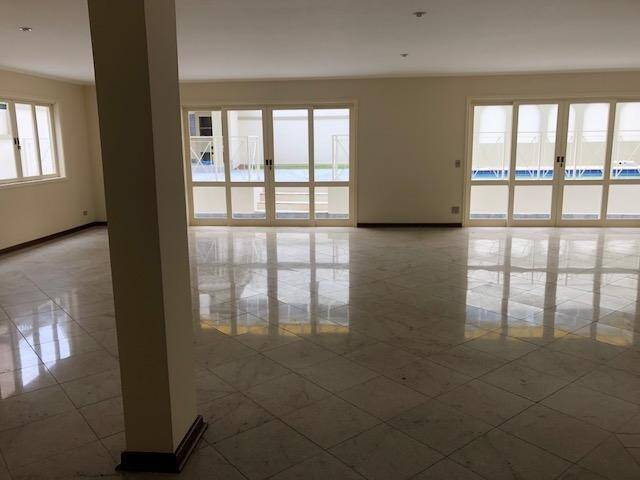 Casa para Venda em Santana de Parnaíba - 3