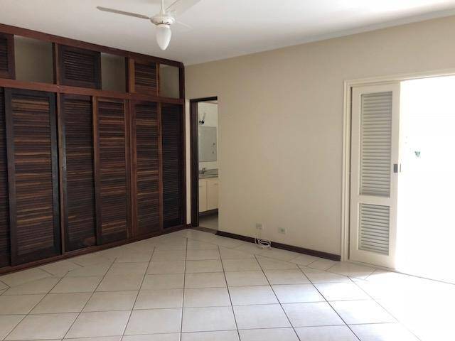 Casa para Venda em Santana de Parnaíba - 5