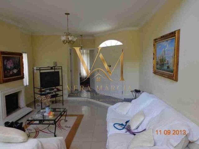 Casa para Venda em Santana de Parnaíba - 2
