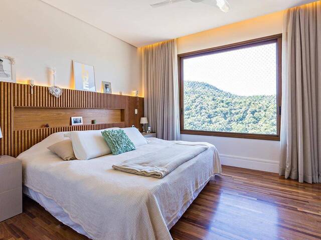 Casa para Venda em Santana de Parnaíba - 2