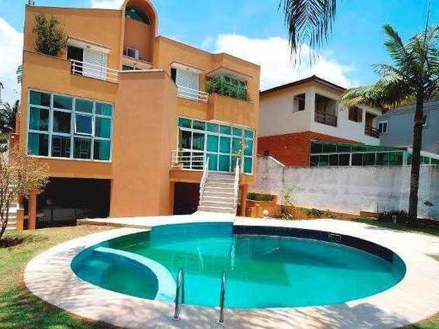 Casa para Venda em Santana de Parnaíba - 4