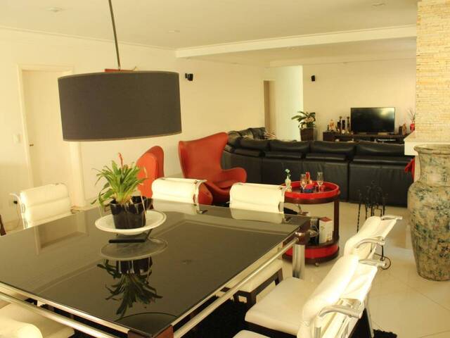 Casa para Venda em Santana de Parnaíba - 2