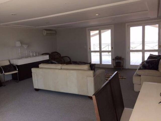 Casa para Venda em Santana de Parnaíba - 4