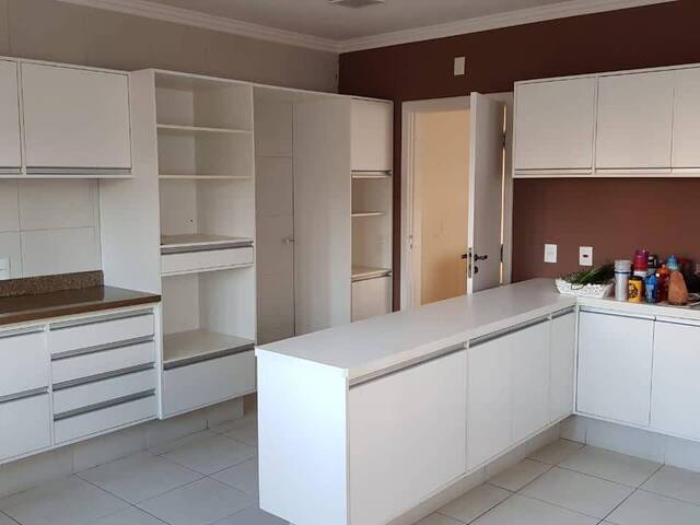 Casa para Venda em Santana de Parnaíba - 3