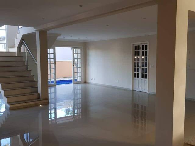 Casa para Venda em Santana de Parnaíba - 4