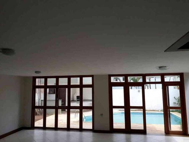 Casa para Venda em Santana de Parnaíba - 2