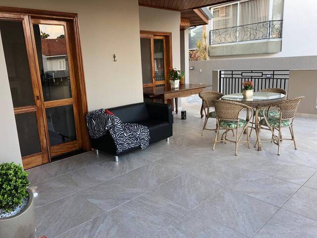 Casa para Venda em Santana de Parnaíba - 5