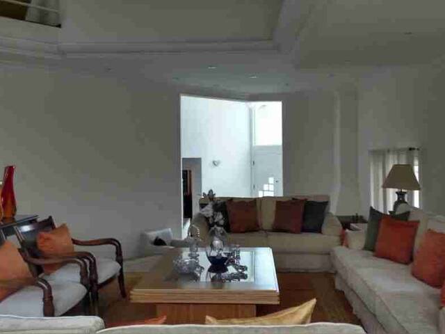 Casa para Venda em Santana de Parnaíba - 5