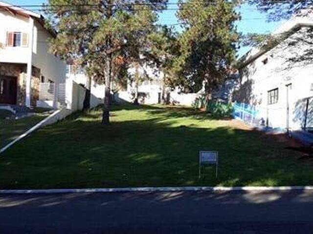 Terreno para Venda em Santana de Parnaíba - 4