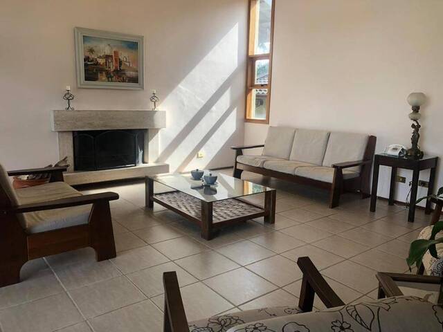 Casa para Venda em Santana de Parnaíba - 4