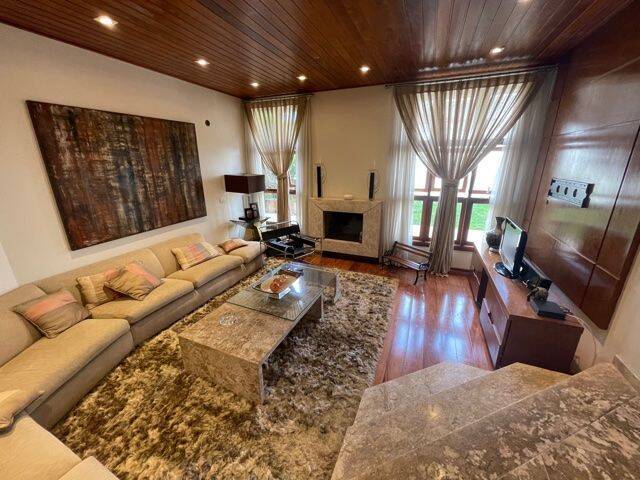 Casa para Venda em Santana de Parnaíba - 4