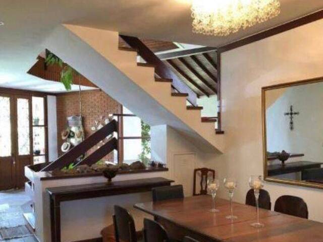 Casa para Venda em Santana de Parnaíba - 3