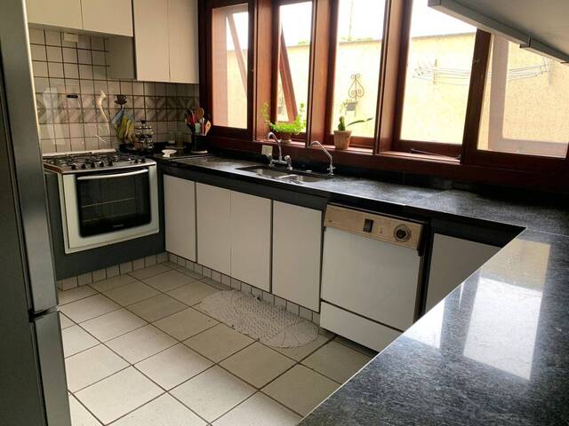 Casa para Venda em Santana de Parnaíba - 5