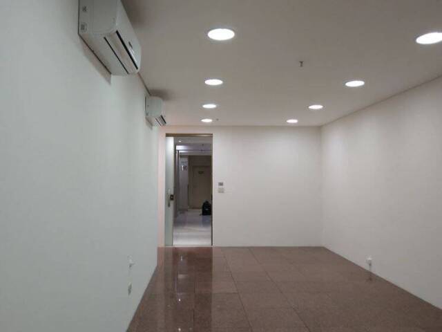 Sala para Venda em Barueri - 5