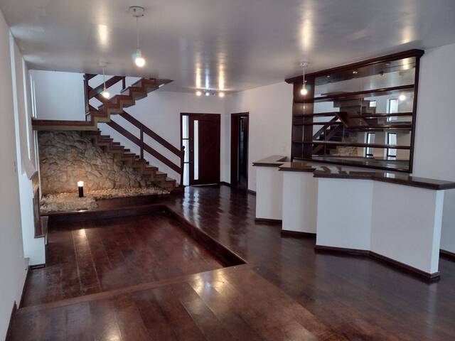 Casa para Locação em Santana de Parnaíba - 2