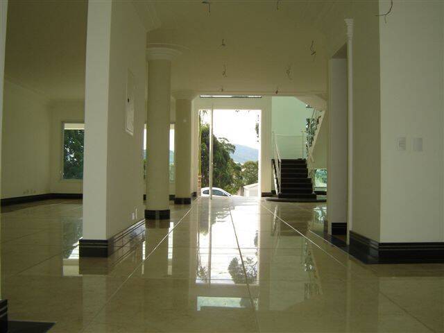 Casa para Venda em Santana de Parnaíba - 2