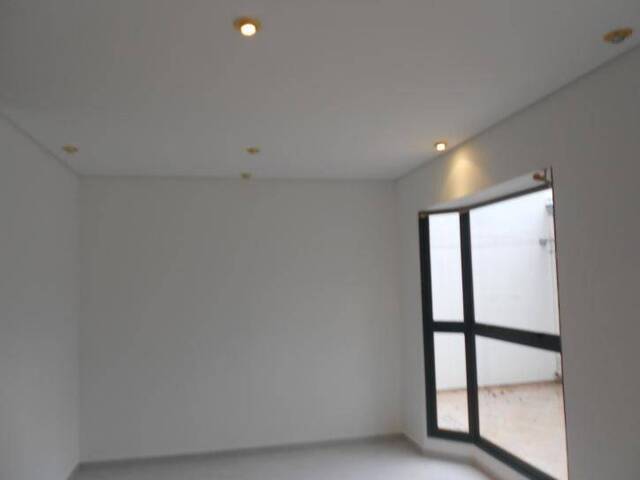 Casa para Venda em Santana de Parnaíba - 3