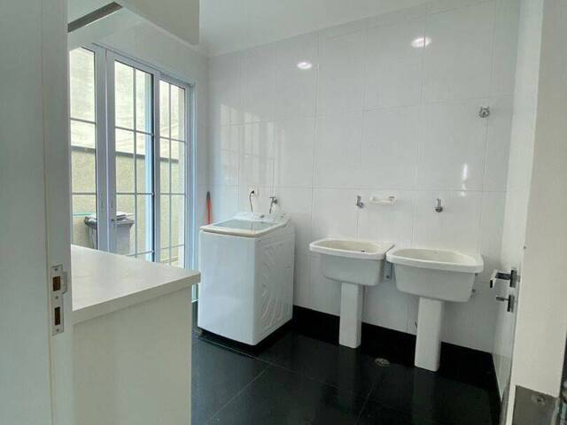 Casa para Venda em Santana de Parnaíba - 4