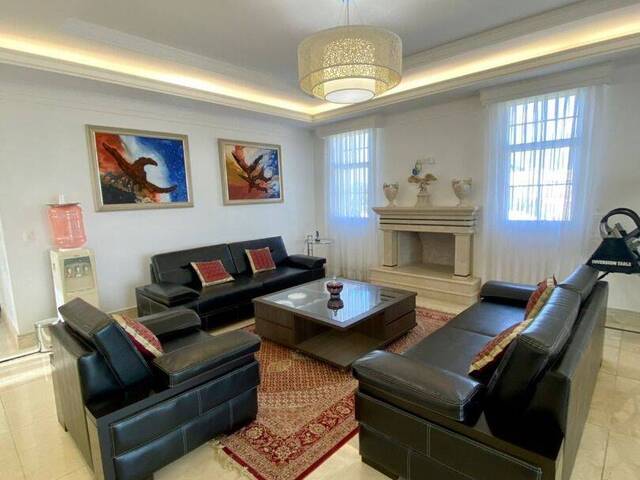 Casa para Venda em Santana de Parnaíba - 5