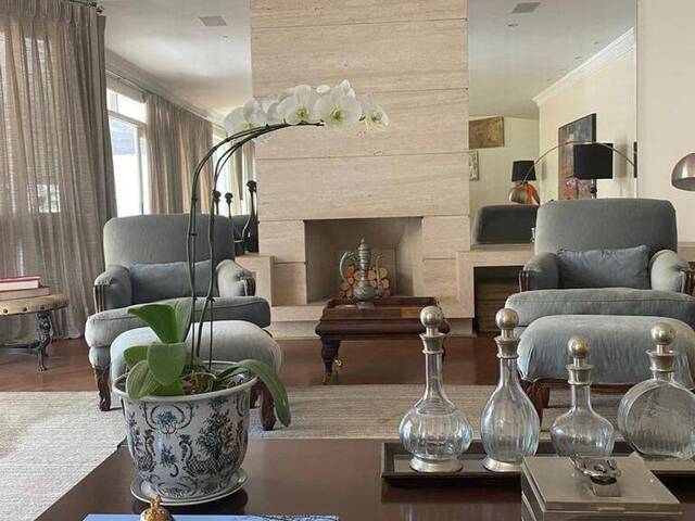 Casa para Venda em Santana de Parnaíba - 2