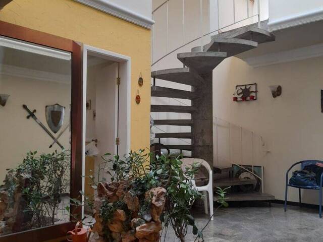 Casa para Venda em Santana de Parnaíba - 5