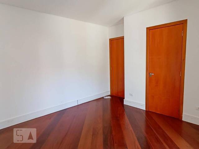 Casa para Venda em Santana de Parnaíba - 2