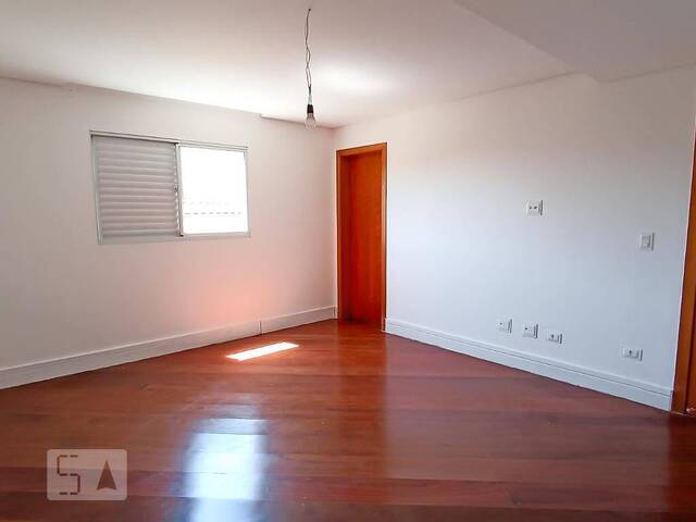 Casa para Venda em Santana de Parnaíba - 3