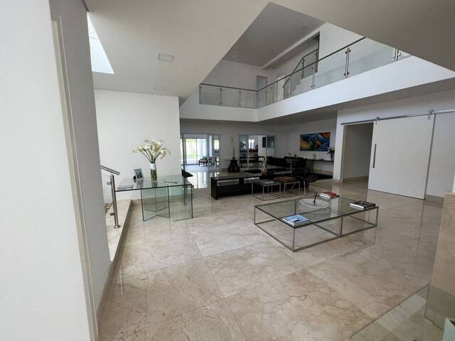 Casa para Venda em Santana de Parnaíba - 5