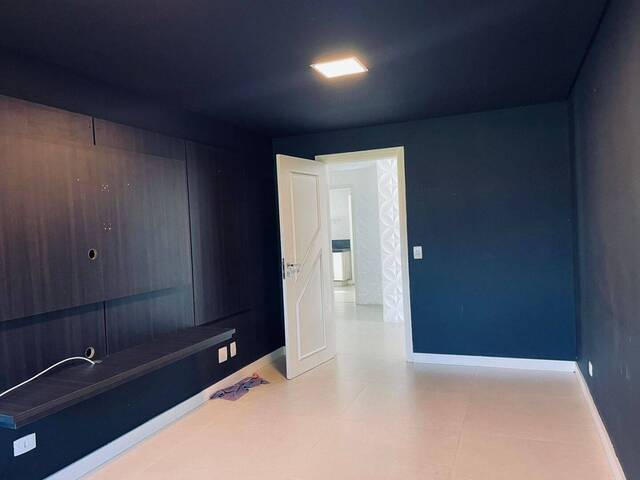 Casa para Venda em Santana de Parnaíba - 3