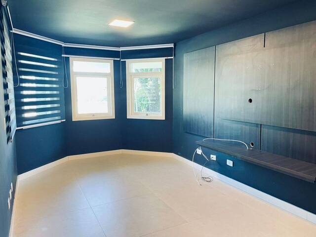 Casa para Venda em Santana de Parnaíba - 4