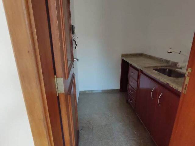 Casa para Venda em Santana de Parnaíba - 5