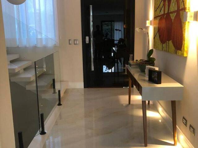 Casa para Venda em Santana de Parnaíba - 3