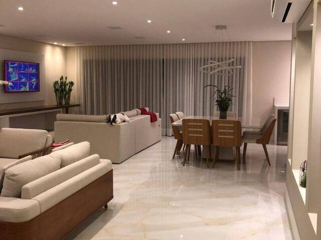 Casa para Venda em Santana de Parnaíba - 4