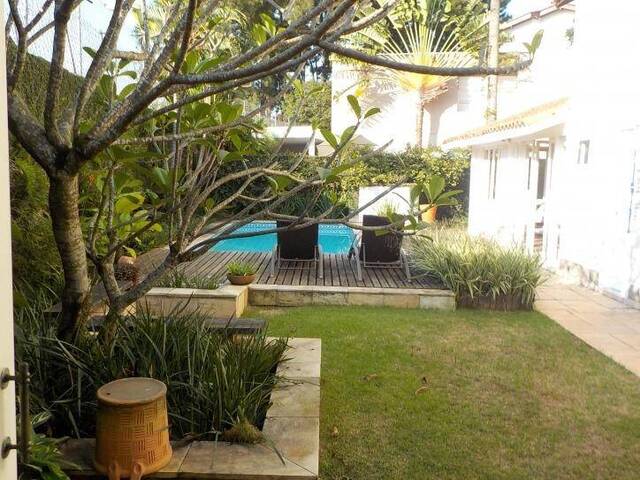 Casa para Venda em Santana de Parnaíba - 3