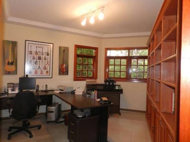 Casa para Venda em Santana de Parnaíba - 4