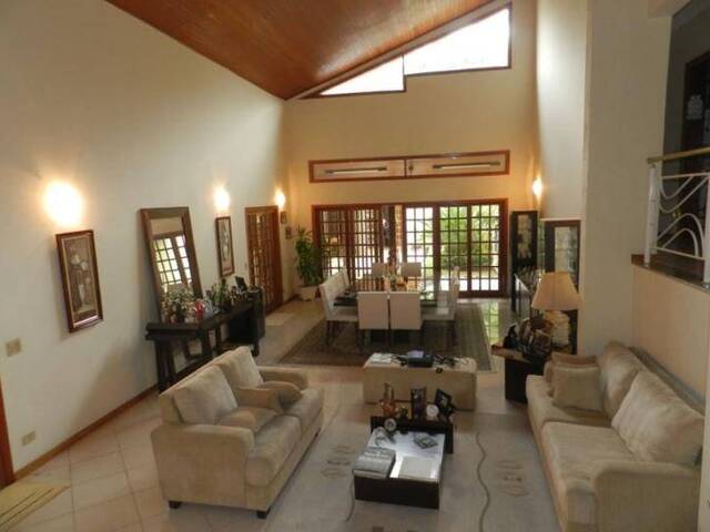 Casa para Venda em Santana de Parnaíba - 5