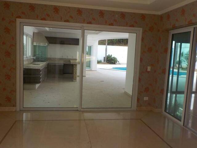 Casa para Venda em Santana de Parnaíba - 3