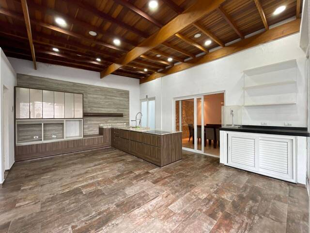 Casa para Venda em Santana de Parnaíba - 5