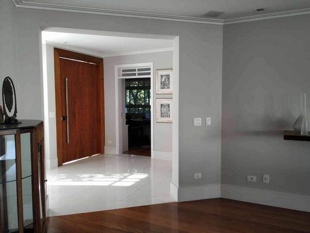 Casa para Venda em Santana de Parnaíba - 3