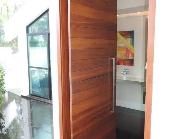 Casa para Venda em Santana de Parnaíba - 2