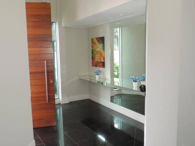 Casa para Venda em Santana de Parnaíba - 5