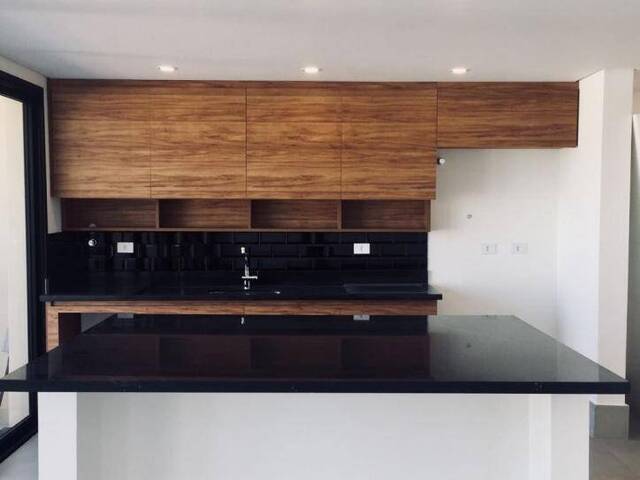 Casa para Venda em Santana de Parnaíba - 2