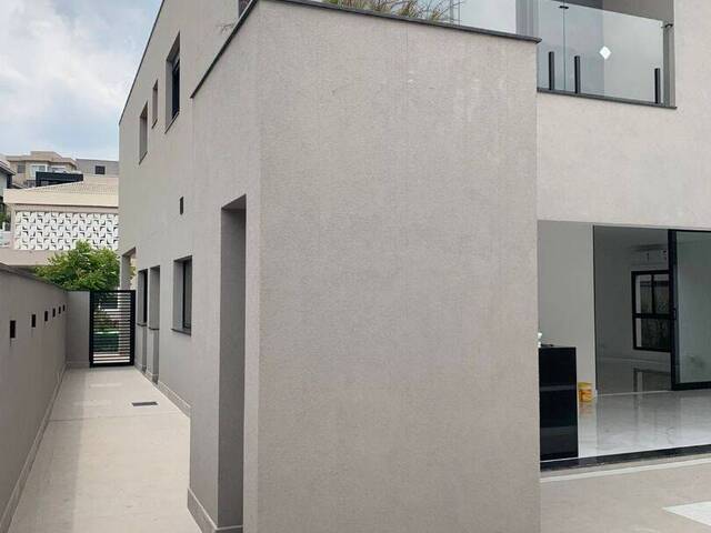 Casa para Venda em Santana de Parnaíba - 3