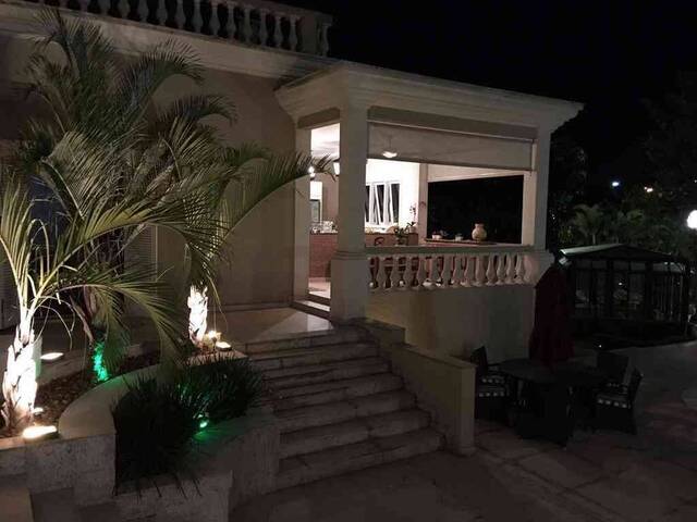 Casa para Venda em Santana de Parnaíba - 3